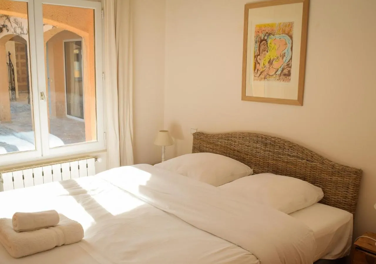 אקס-אן-פרובאנס Villa La Source - Location A Aix En Provence צרפת